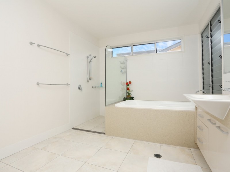 35 Protea Drive, Bongaree QLD 4507