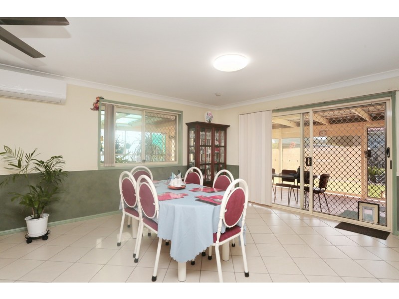 12 Chiltern Place, Sandstone Point QLD 4511