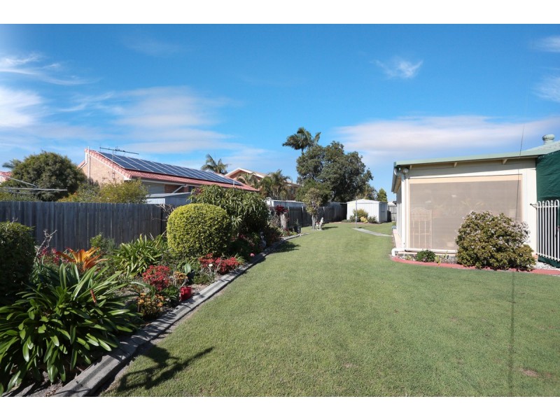 12 Chiltern Place, Sandstone Point QLD 4511