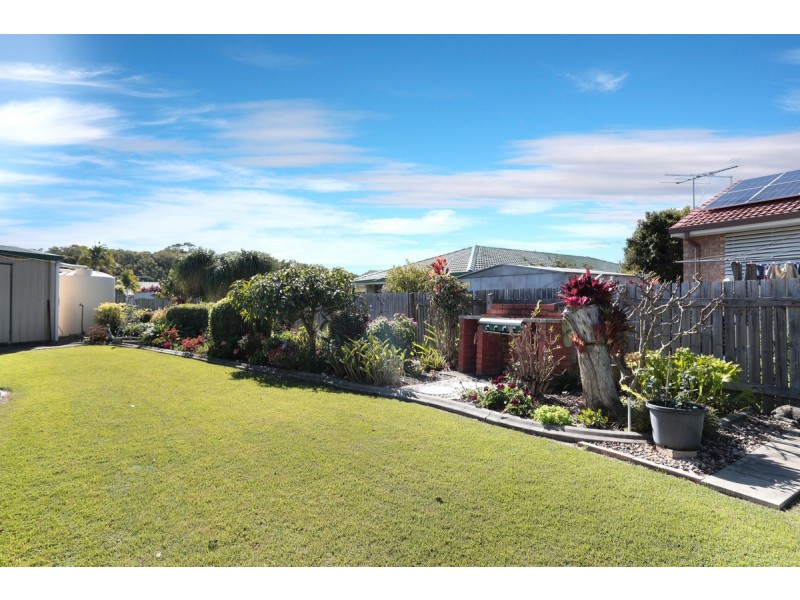 12 Chiltern Place, Sandstone Point QLD 4511