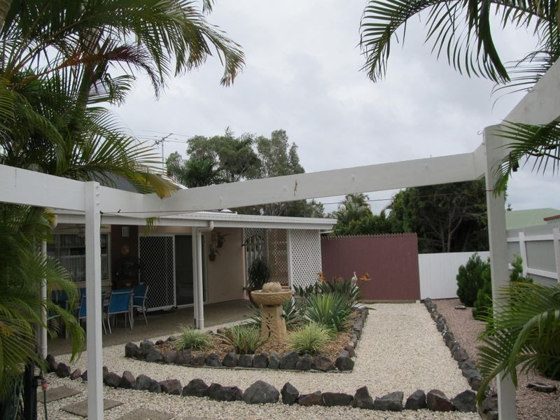 18 Anchor Court, Banksia Beach QLD 4507