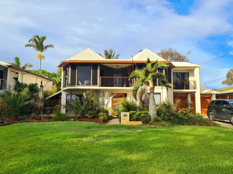27 The Boulevard, Bongaree QLD 4507