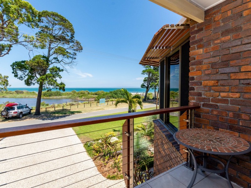 27 The Boulevard, Bongaree QLD 4507