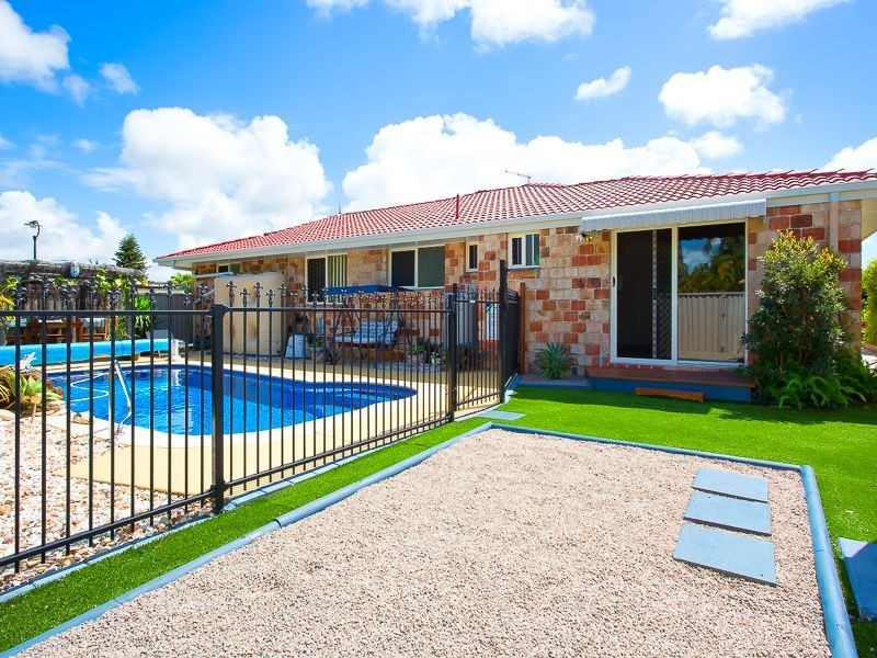 2 Barklya Crescent, Bongaree QLD 4507