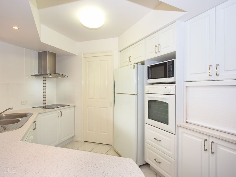 9 Scarborough Court, Sandstone Point QLD 4511