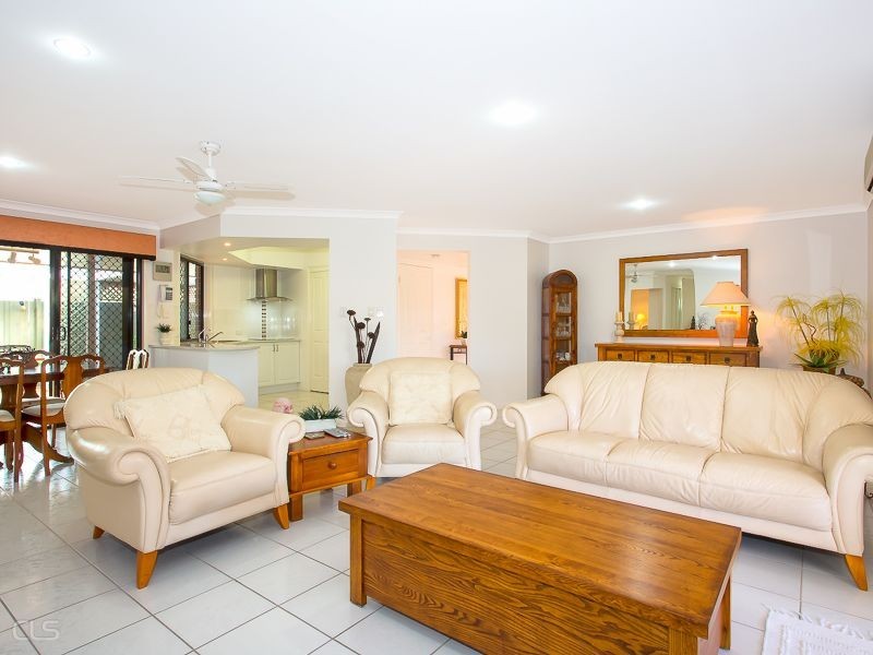 9 Scarborough Court, Sandstone Point QLD 4511