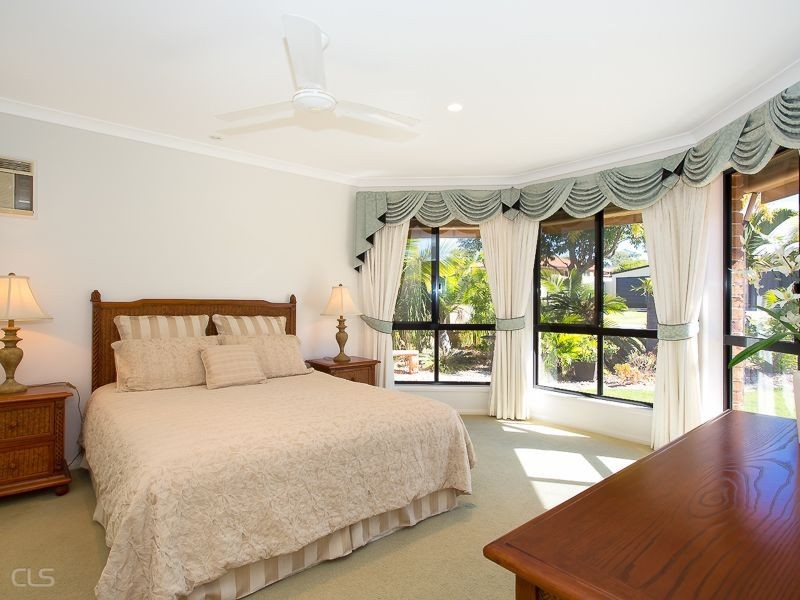 9 Scarborough Court, Sandstone Point QLD 4511