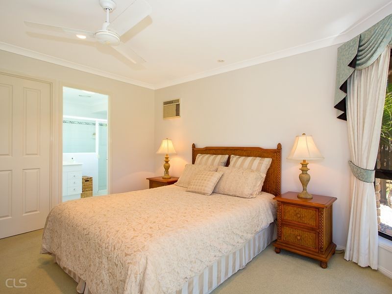 9 Scarborough Court, Sandstone Point QLD 4511