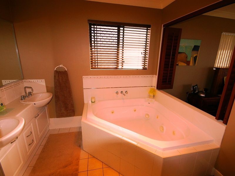 10 Barklya Crescent, Bongaree QLD 4507