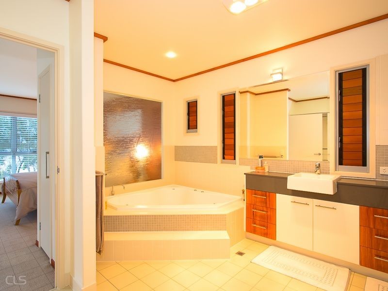 117/8 Spinnaker Drive, Sandstone Point QLD 4511