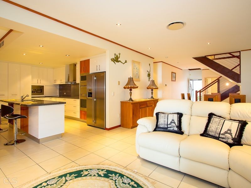 117/8 Spinnaker Drive, Sandstone Point QLD 4511