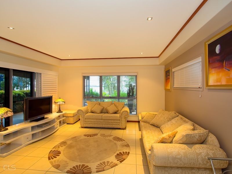 117/8 Spinnaker Drive, Sandstone Point QLD 4511