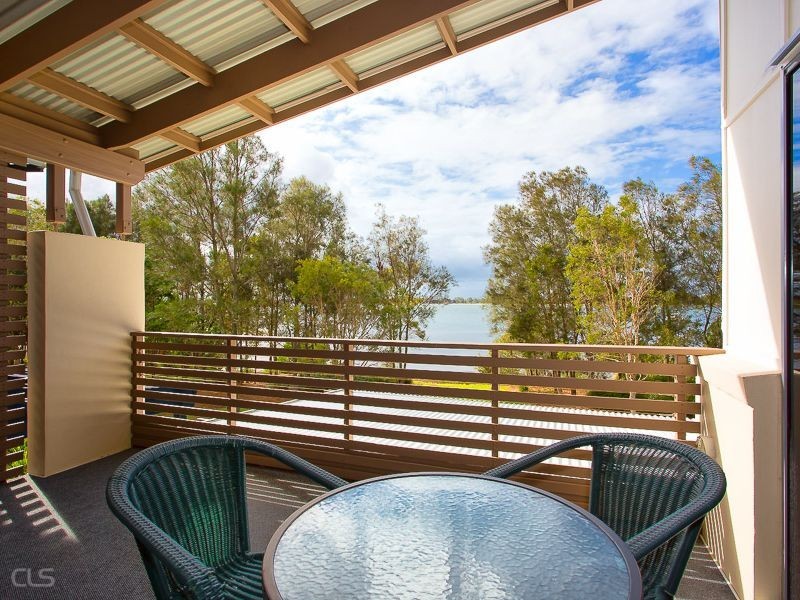 117/8 Spinnaker Drive, Sandstone Point QLD 4511