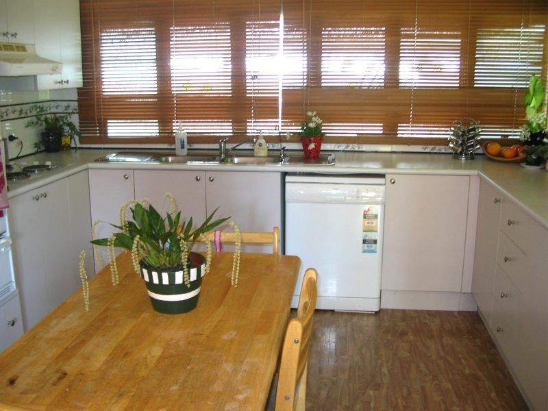 635 Beachmere Rd, Beachmere QLD 4510