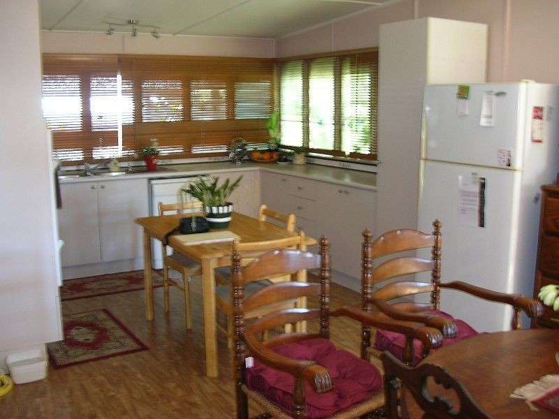 635 Beachmere Rd, Beachmere QLD 4510