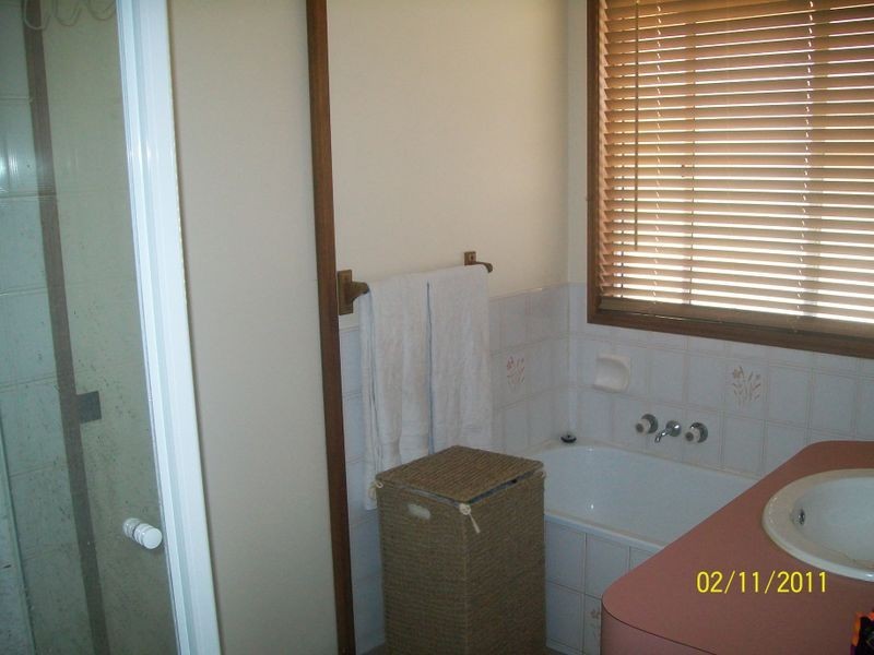 120 Bestmann Rd East, Sandstone Point QLD 4511