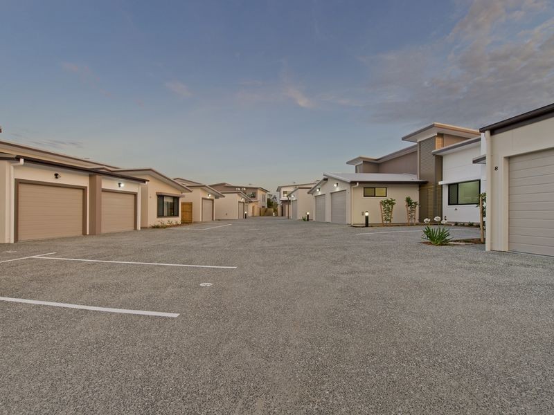 8/4 Kal-Ma-Kuta Drive, Sandstone Point QLD 4511