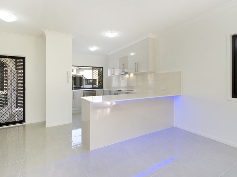 5/4 Kal-Ma-Kuta Drive, Sandstone Point QLD 4511