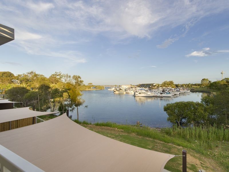 10/4 Kal-Ma-Kuta Drive, Sandstone Point QLD 4511