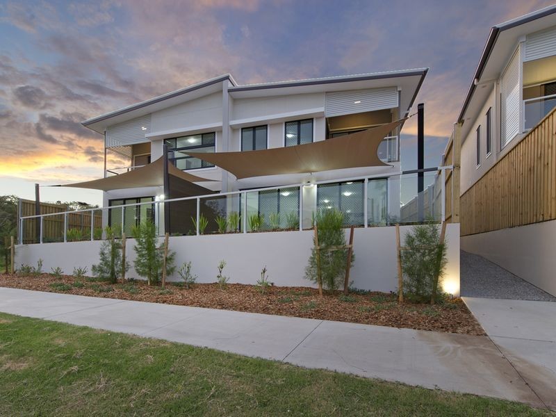 10/4 Kal-Ma-Kuta Drive, Sandstone Point QLD 4511