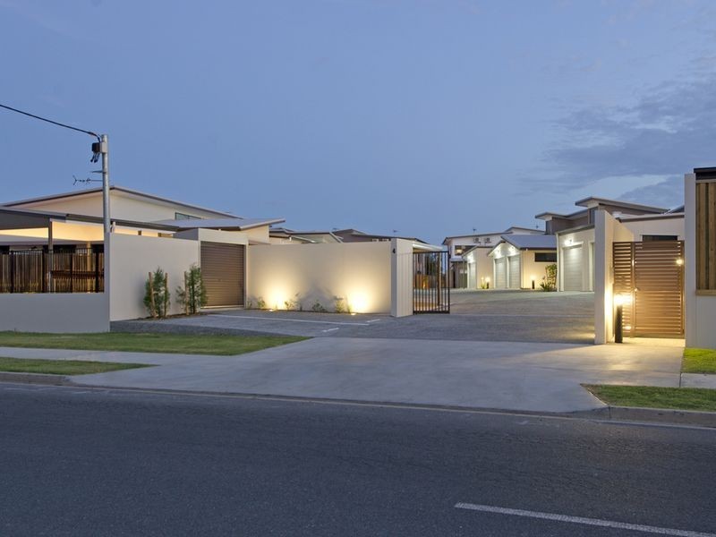 10/4 Kal-Ma-Kuta Drive, Sandstone Point QLD 4511