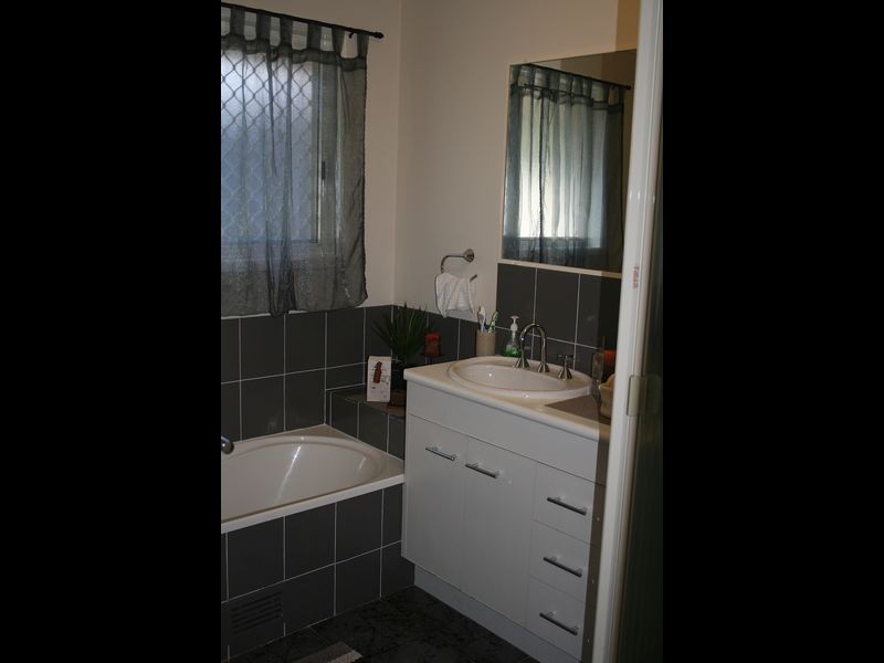 1/4 Fathom Court, Banksia Beach QLD 4507