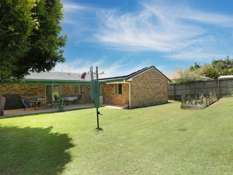 153 Bestmann Road East, Sandstone Point QLD 4511