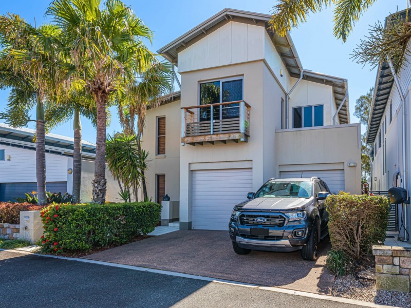 115/8 Spinnaker Drive, Sandstone Point QLD 4511