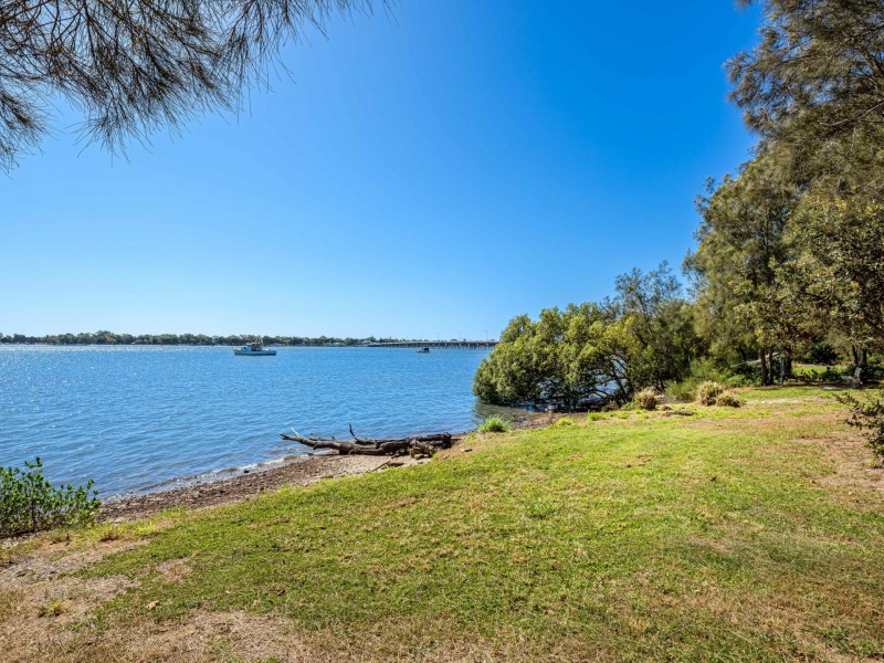 115/8 Spinnaker Drive, Sandstone Point QLD 4511