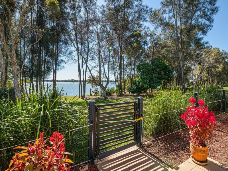 115/8 Spinnaker Drive, Sandstone Point QLD 4511