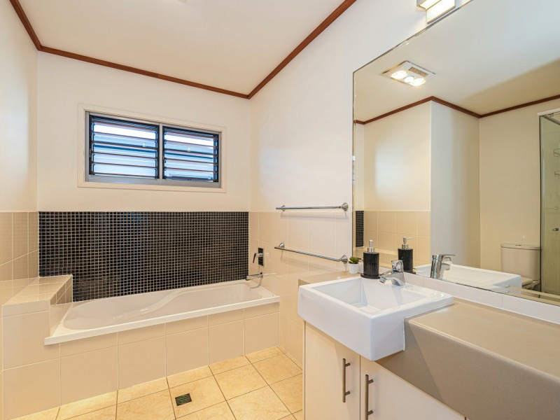 115/8 Spinnaker Drive, Sandstone Point QLD 4511