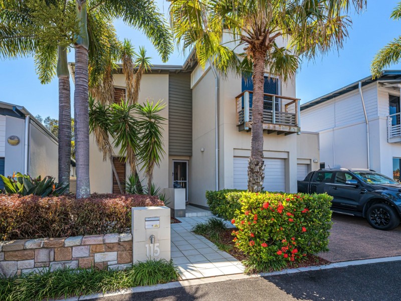 115/8 Spinnaker Drive, Sandstone Point QLD 4511