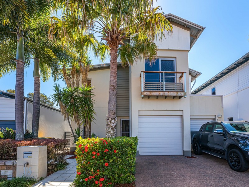115/8 Spinnaker Drive, Sandstone Point QLD 4511