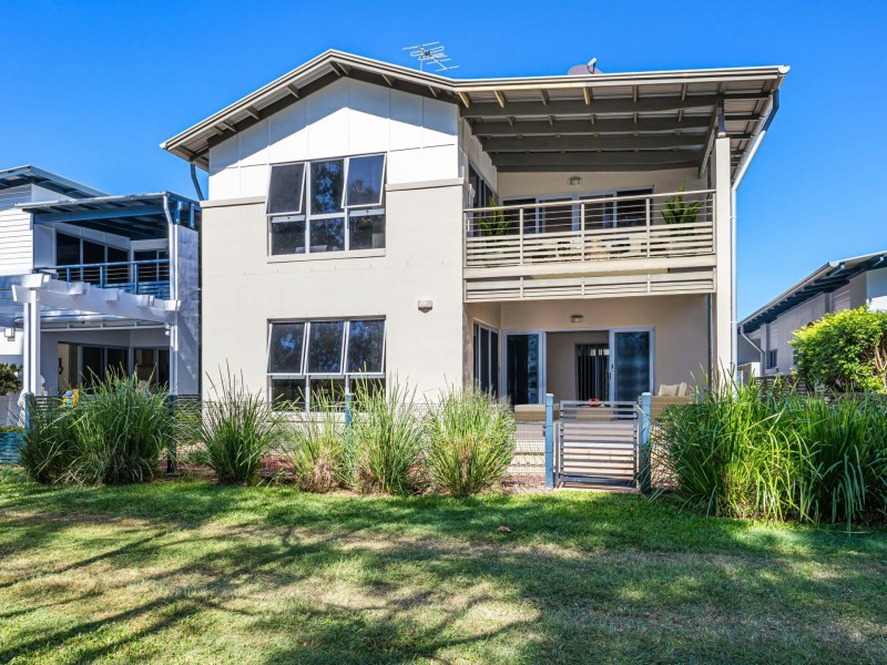 115/8 Spinnaker Drive, Sandstone Point QLD 4511