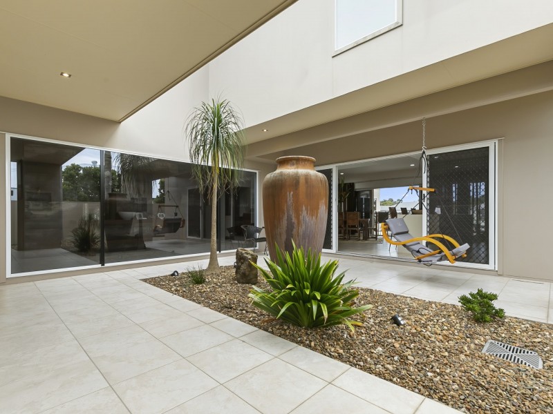 14 Raptor Parade, Banksia Beach QLD 4507