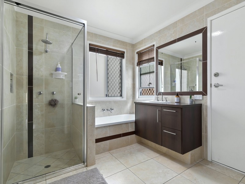 14 Raptor Parade, Banksia Beach QLD 4507