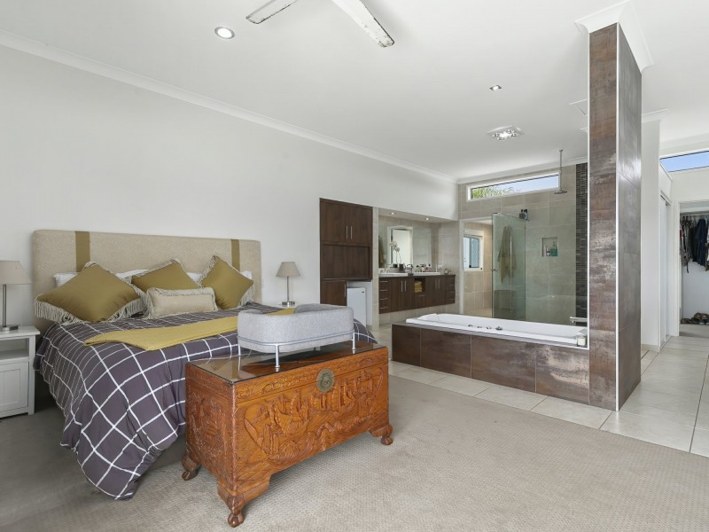 14 Raptor Parade, Banksia Beach QLD 4507