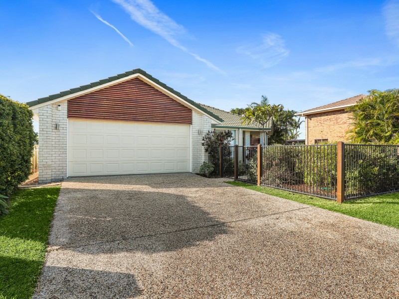 118 Bestmann Road East, Sandstone Point QLD 4511