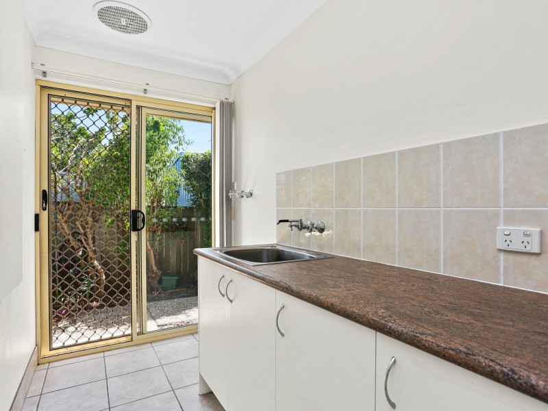 118 Bestmann Road East, Sandstone Point QLD 4511