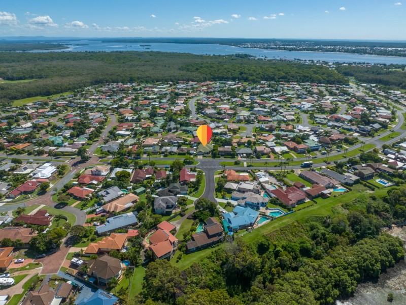 118 Bestmann Road East, Sandstone Point QLD 4511
