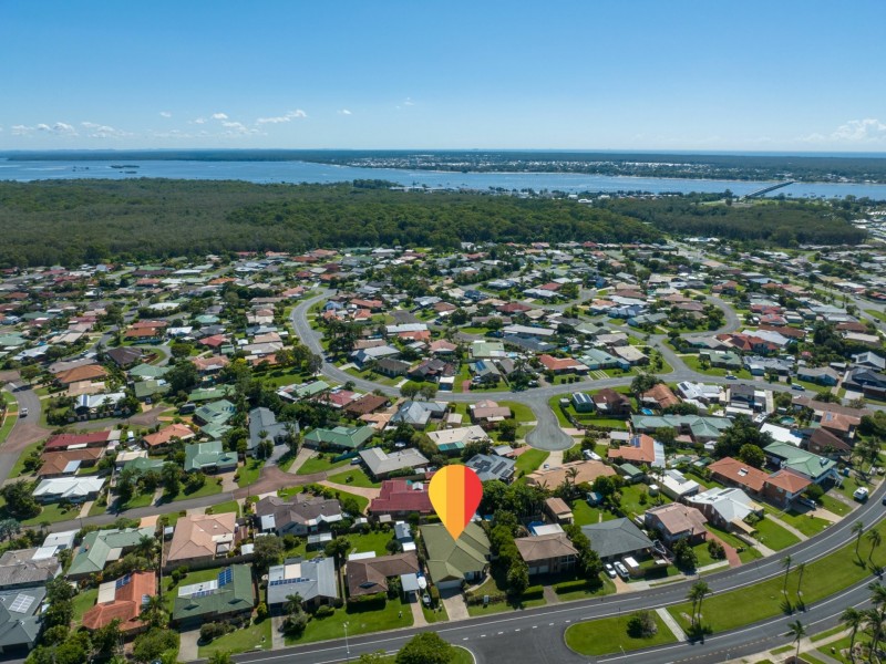 118 Bestmann Road East, Sandstone Point QLD 4511