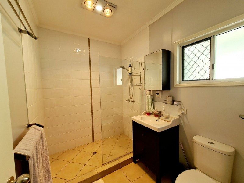 1 Alpinia Avenue, Banksia Beach QLD 4507