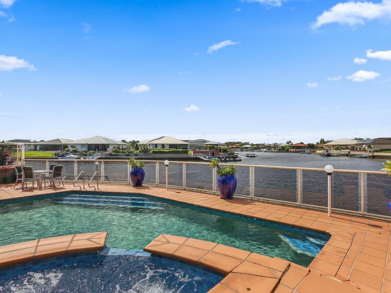 1 Oleander Drive, Bongaree QLD 4507