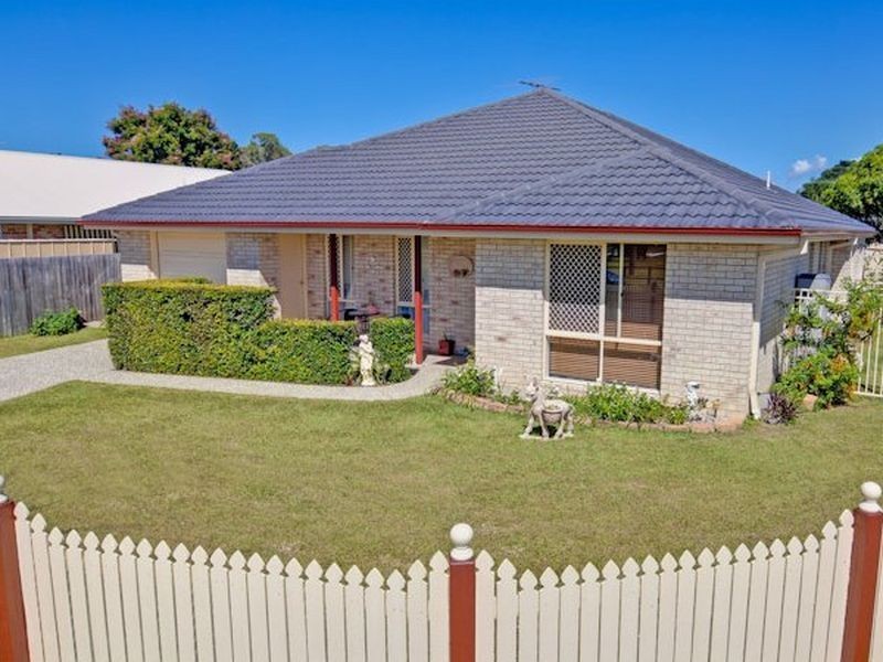 6 Weeroona Ave, Beachmere QLD 4510
