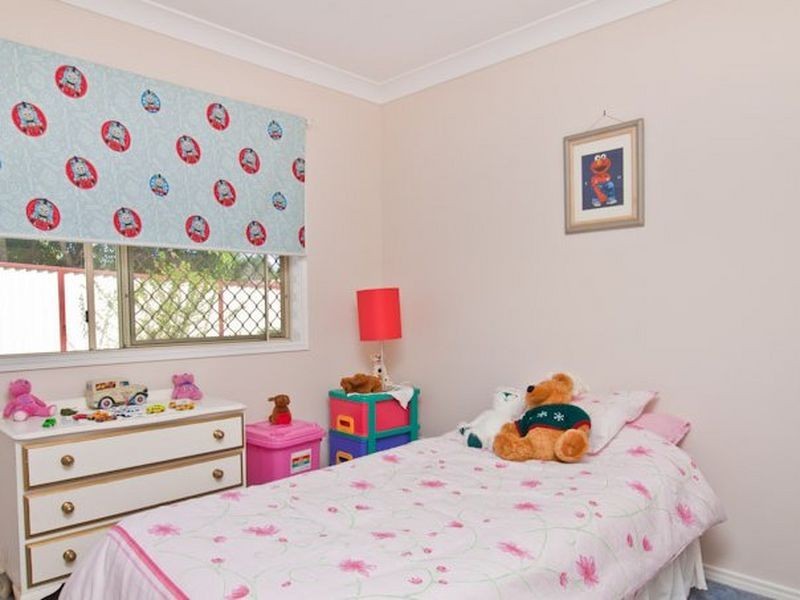 6 Weeroona Ave, Beachmere QLD 4510