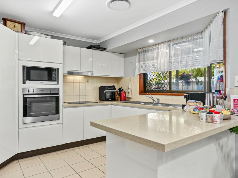 42 Sunderland Drive, Banksia Beach QLD 4507