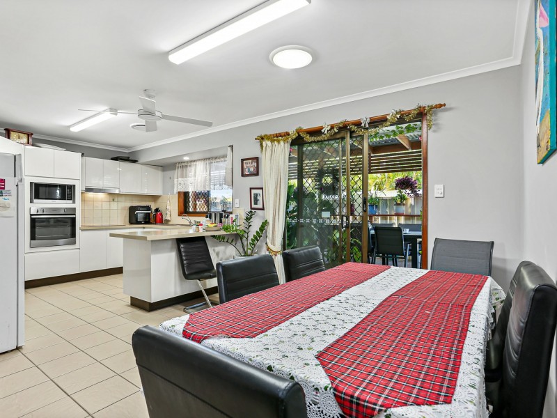 42 Sunderland Drive, Banksia Beach QLD 4507