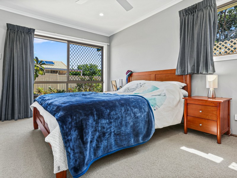 42 Sunderland Drive, Banksia Beach QLD 4507