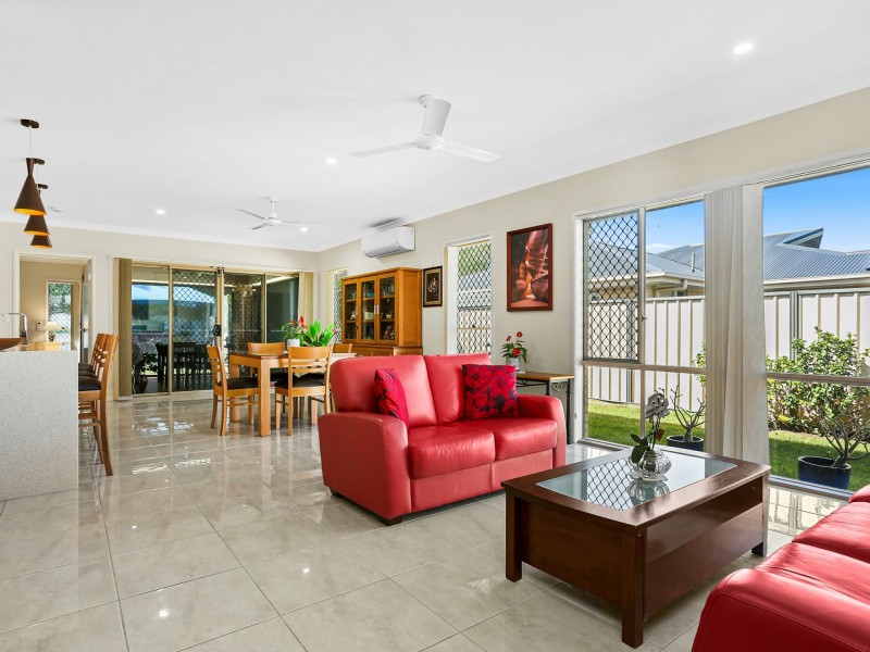 14 Sinclair Place, Ningi QLD 4511