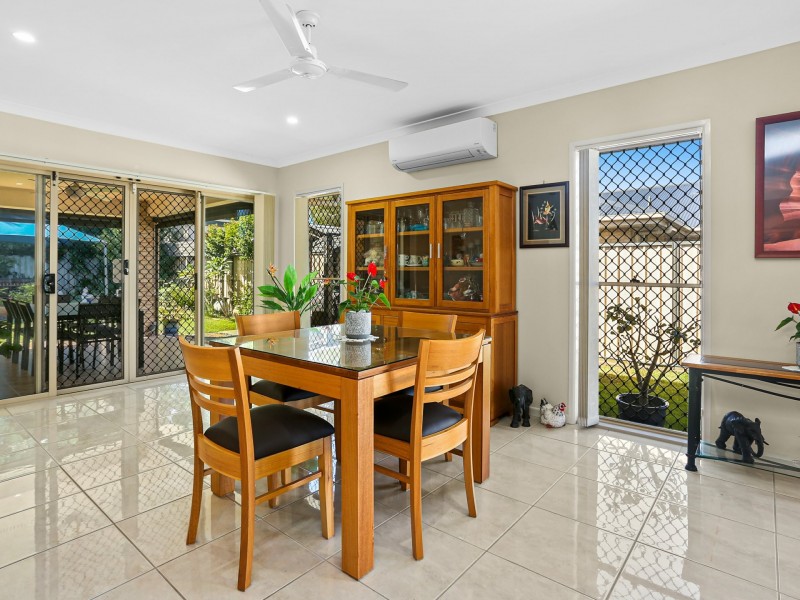 14 Sinclair Place, Ningi QLD 4511